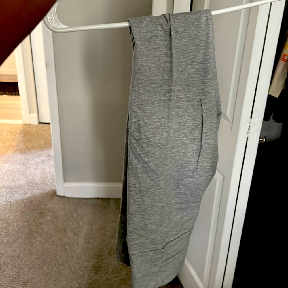 Grey cotton leggings